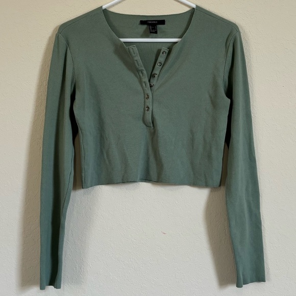 Forever 21 Tops - Forever21 Green Long Sleeve Crop Top. Size S
